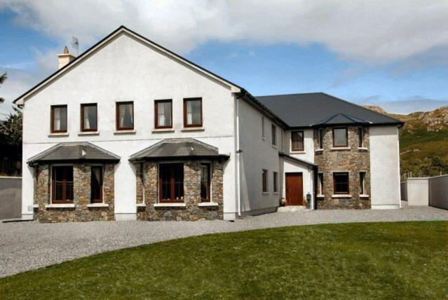 All The Twos Lodge Clifden Exterior foto